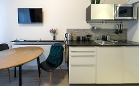 Modern Apartment In Best Location